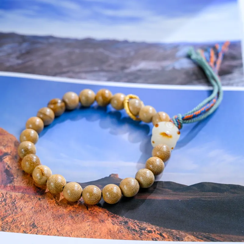 WUDE Milky Agarwood Bracelets Unisex-4