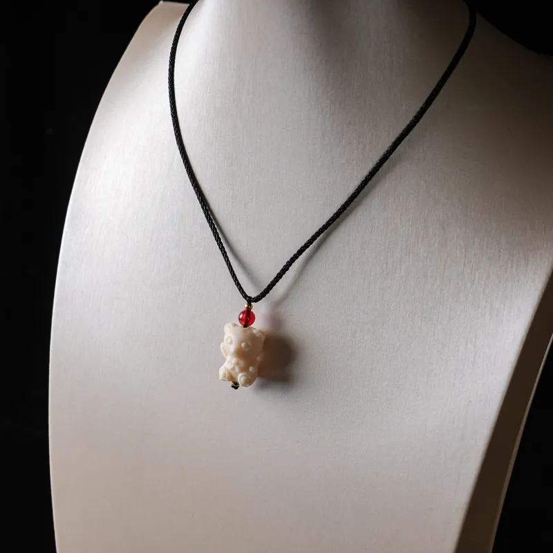 WUDE Ivory Nut Necklaces Unisex-1