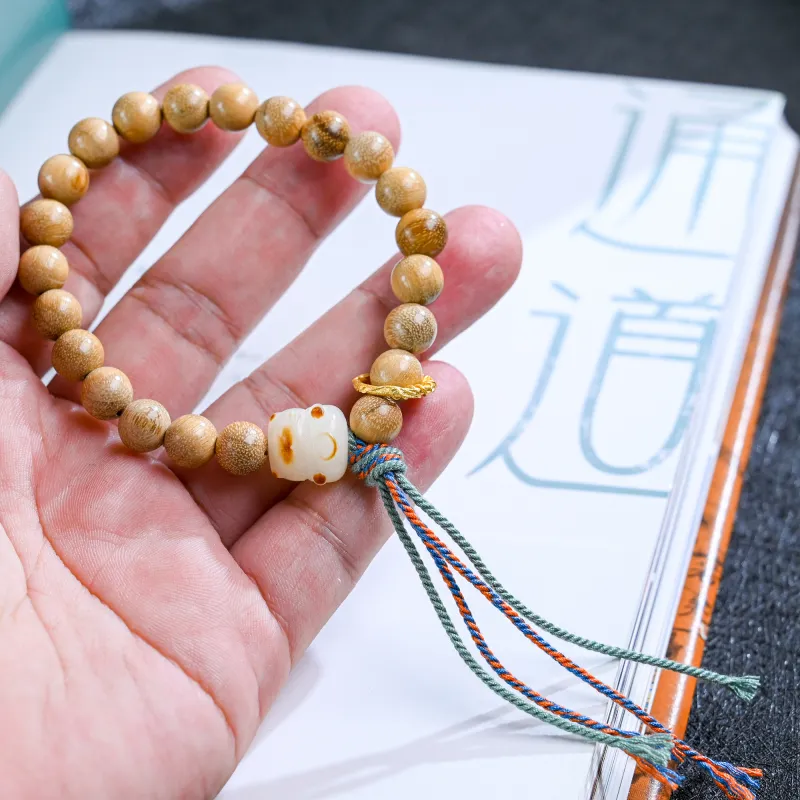 WUDE Milky Agarwood Bracelets Unisex-3