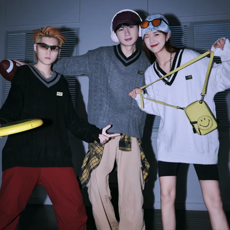 P8H9 Sweaters Unisex-4