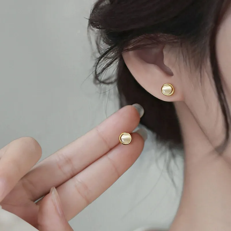 BNNYW Glass Cat Eye Stud Earrings Women's-3