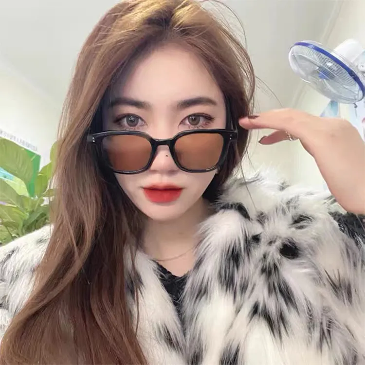 YUZHAOLIN PC Cat Eye Sunglasses Unisex-3