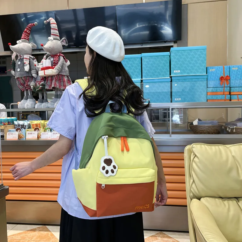 URBAN FOREST Oxford Backpack Women's White Green/Red Yellow-8