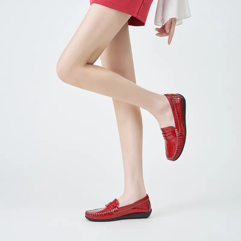 WALKER SHOP Loafers Women's Black/Ecru/Red-21