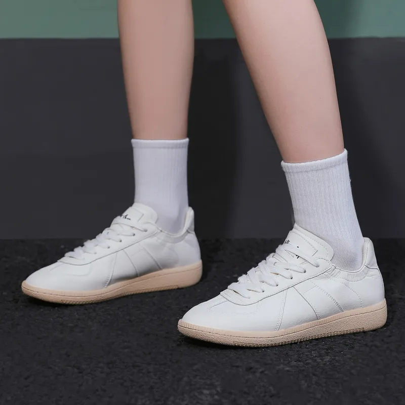 Walker Shop Lightweight Low Top Skateboard Shoes Women's-9