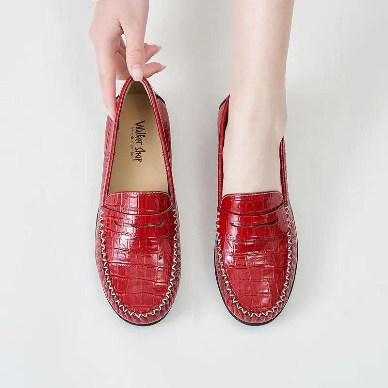 WALKER SHOP Loafers Women's Black/Ecru/Red-19