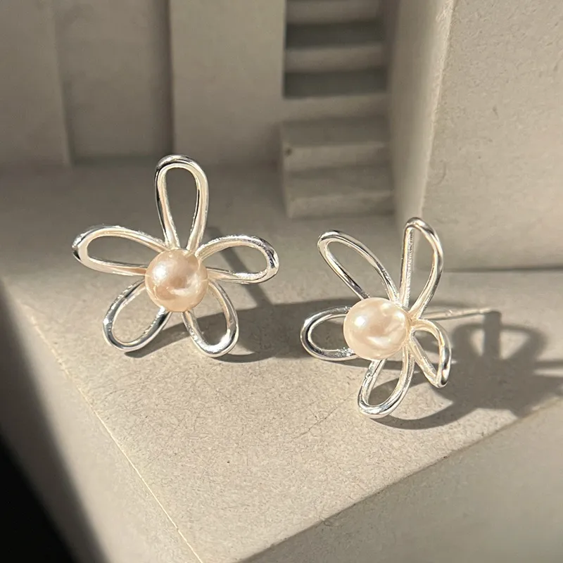 KwOnline S925 Silver Stud Earrings Women's-1