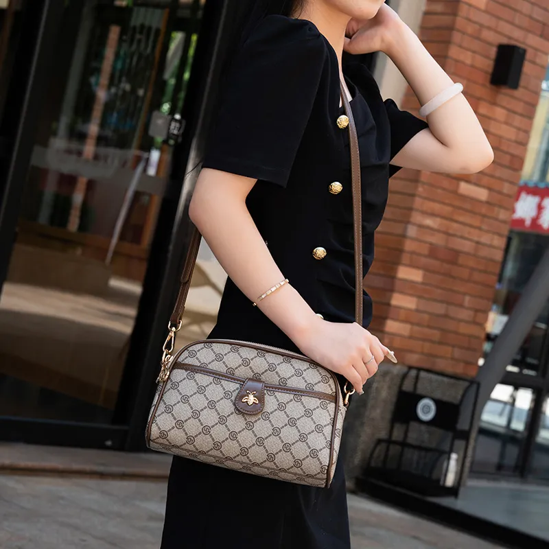 GELANDAI PVC Shoulder Bag Crossbody Bag Women's Ecru/Gray/Coffee-14