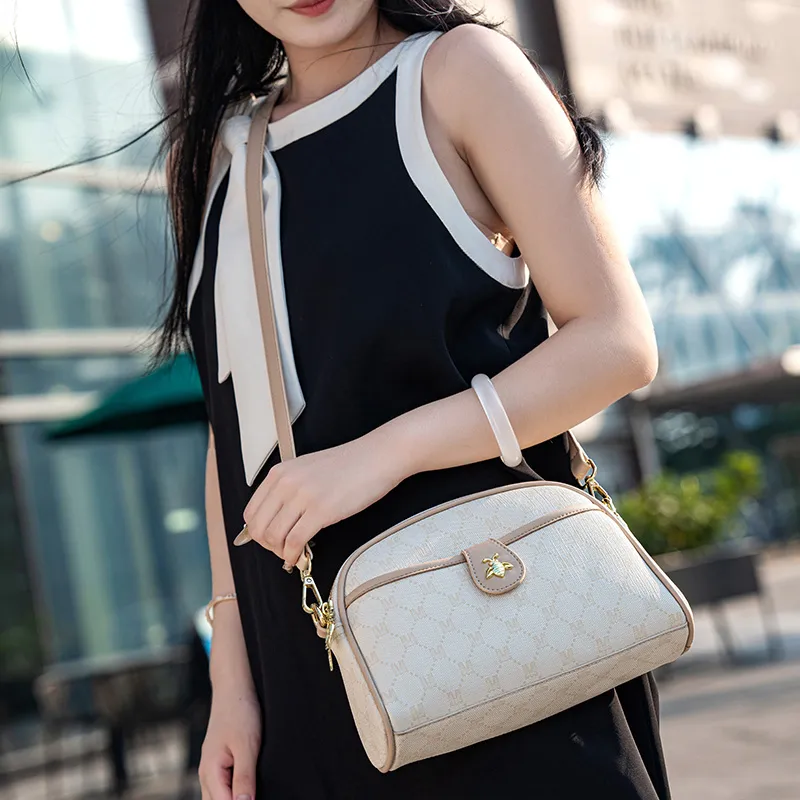 GELANDAI PVC Shoulder Bag Crossbody Bag Women's Ecru/Gray/Coffee-6