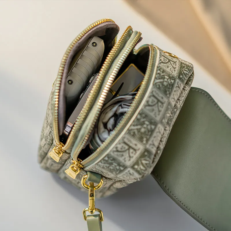 GELANDAI PVC Cell Phone Pouch, Shoulder Bag, Crossbody Bag Trumpets Women's Apricot/Mint Green-14