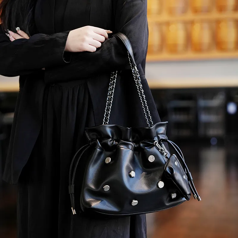 GELANDAI Cow Leather Shoulder Bag Women's Black/Silver-2