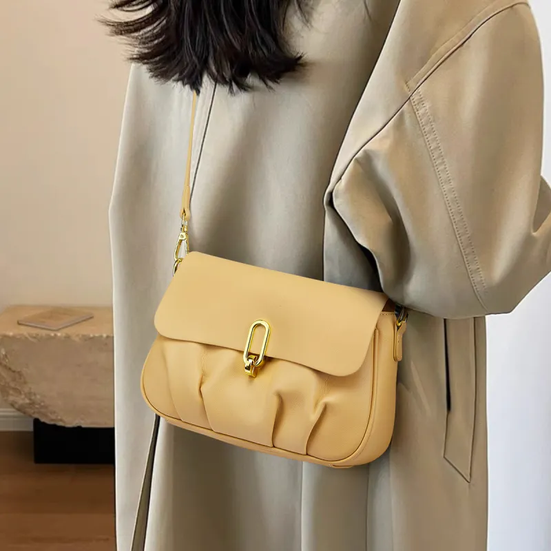 FAIRWHALE Synthetic Leather Shoulder Bag Women's Ecru/Milk Tea Beige-15