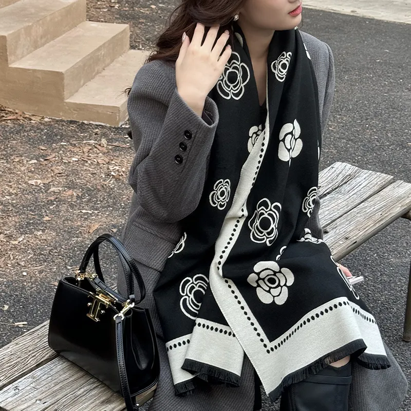 DULOREN Polyester Viscose Knit Scarves Women's Black & White-2