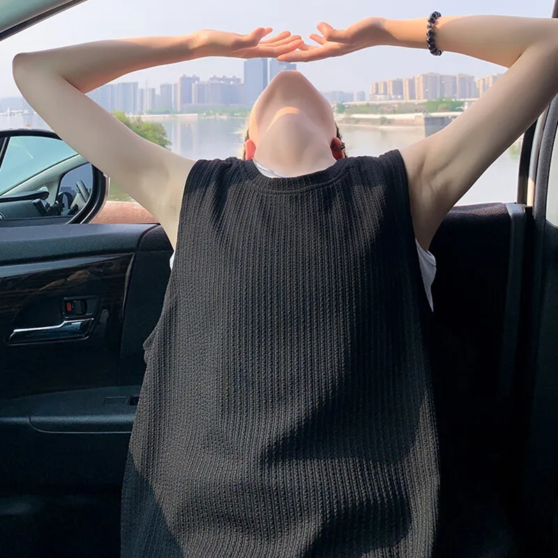 BLANC & ECLARE Tank Tops Men-9