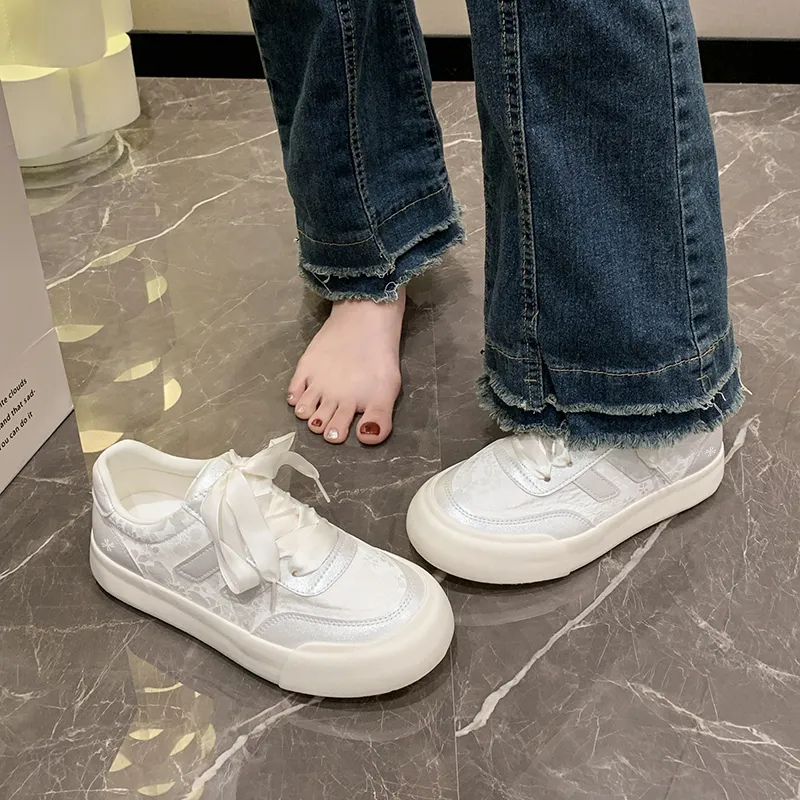 YUZHAOLIN Anti Slip And Wear Resistant Height Increasing Low Top Skateboard Shoes Women's-1