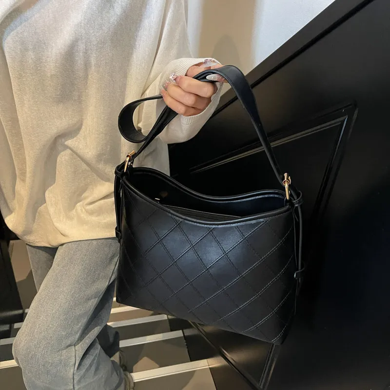 Yalu PU Shoulder Bag Regular Women's Coffee/Ecru/Black-14