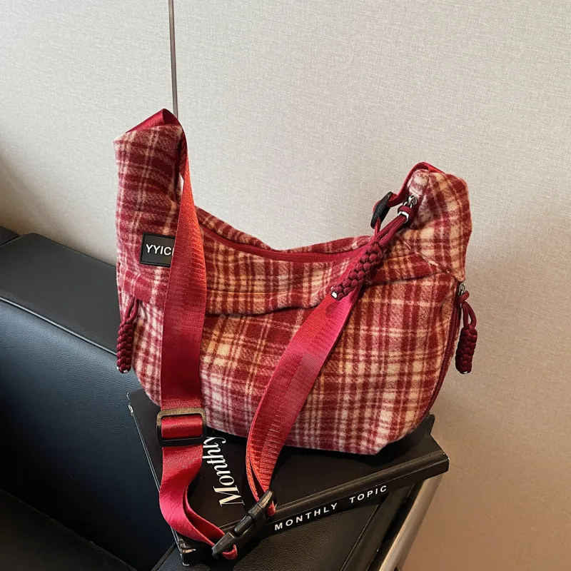 Yalu Woolen Crossbody Bag Regular Women's Black/Dark Coffee/Light Coffee/Red-14