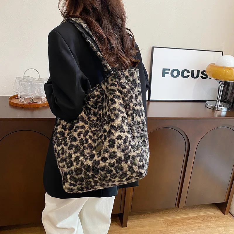 Yalu Plush Shoulder Bag Tote Regular Women's Vertical Stripes/Leopard Print-9