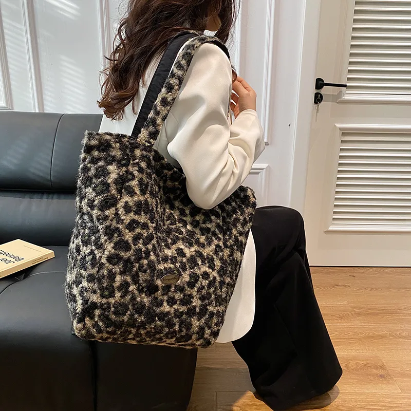 Yalu Plush Shoulder Bag Tote Regular Women's Vertical Stripes/Leopard Print-12