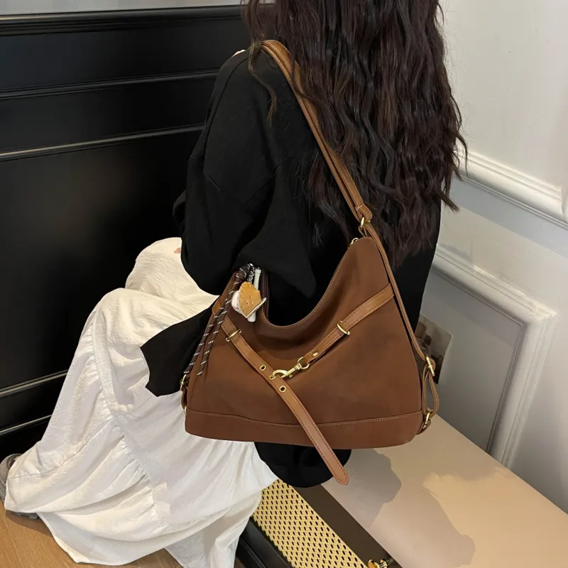 Yalu Velour Shoulder Bag Regular Women's Brown/Black/Coffee-11