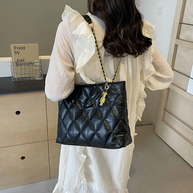 Yalu PU Shoulder Bag Women's Black/Ecru-5