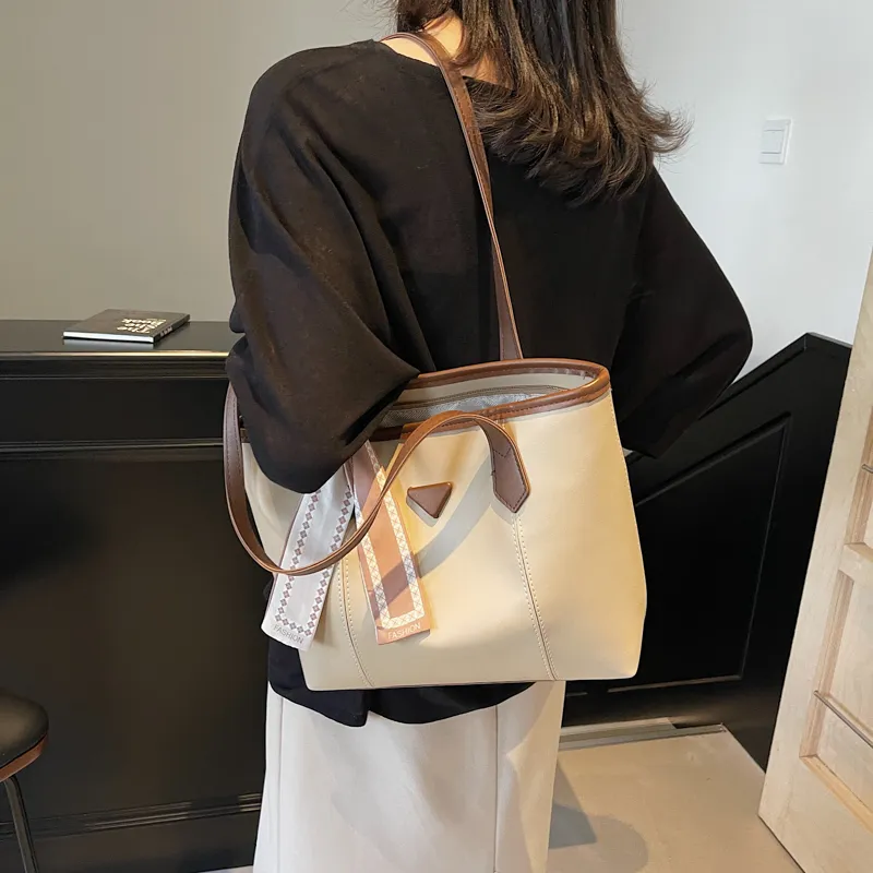 Yalu PU Tote Bag, Shopping Bag, Shoulder Bag Large Size Regular Women's Multicolor-4