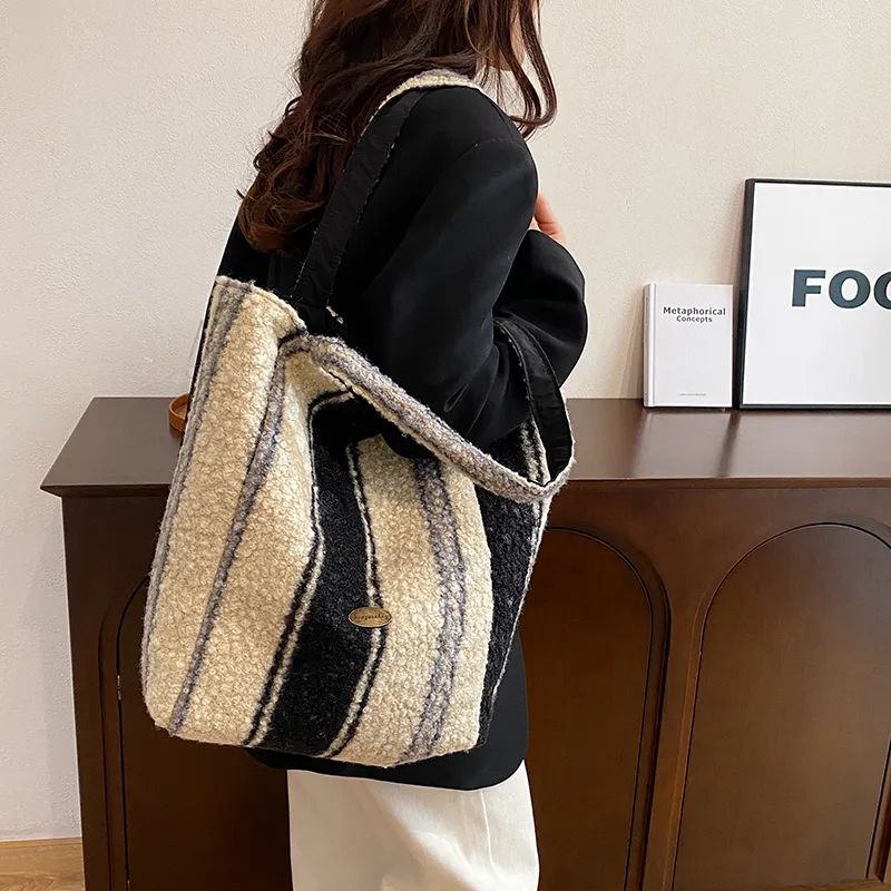 Yalu Plush Shoulder Bag Tote Regular Women's Vertical Stripes/Leopard Print-2