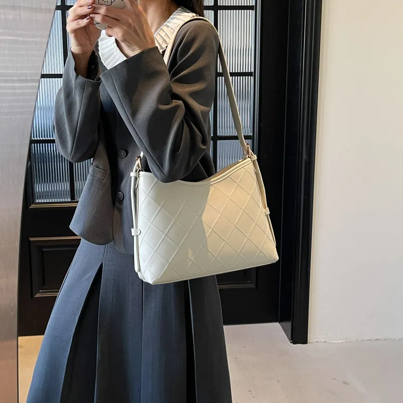 Yalu PU Shoulder Bag Regular Women's Coffee/Ecru/Black-9