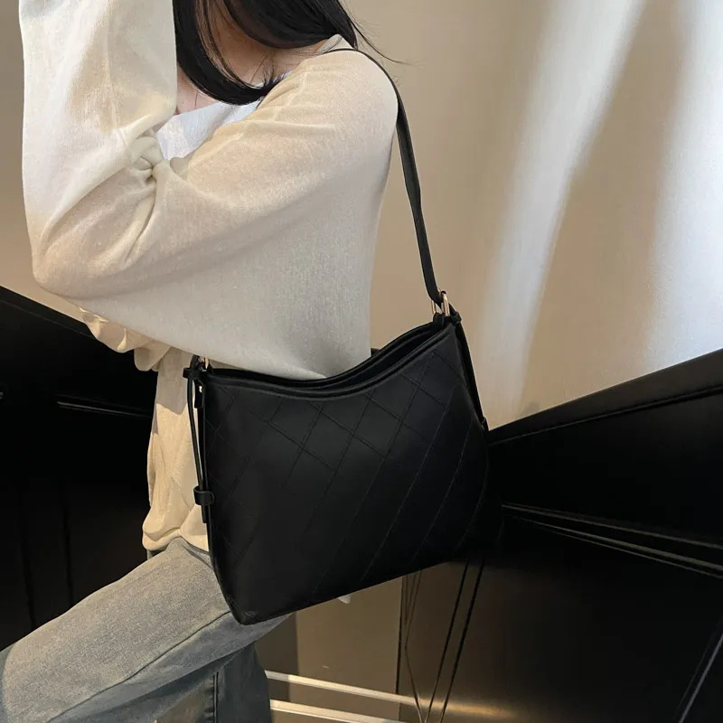 Yalu PU Shoulder Bag Regular Women's Coffee/Ecru/Black-13