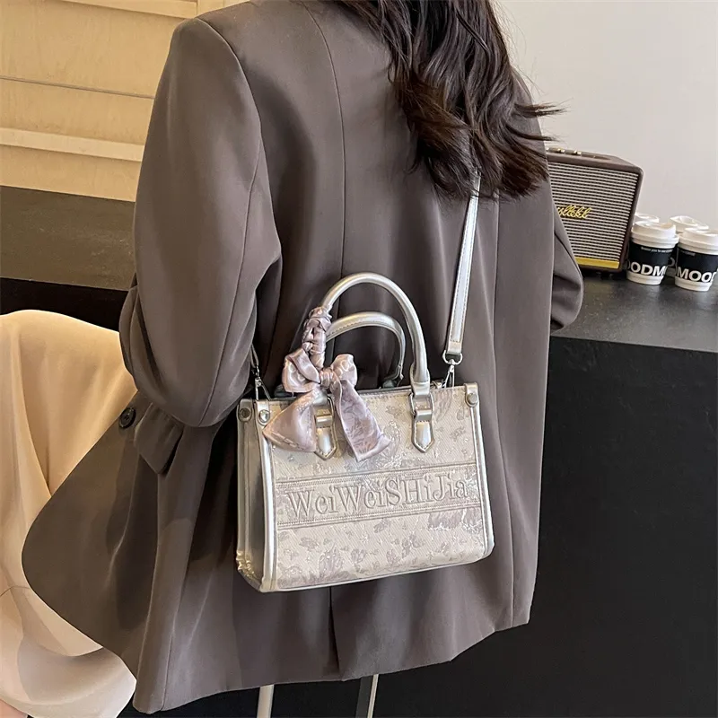 Yalu Oxford Shoulder Bag, Crossbody Bag, Handbag Women's Silver/Ecru-3
