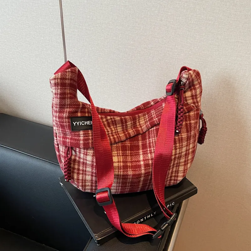Yalu Woolen Crossbody Bag Regular Women's Black/Dark Coffee/Light Coffee/Red-13