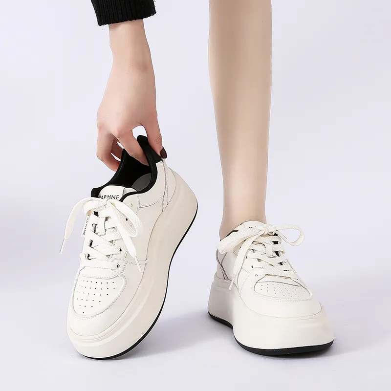 DAPHNE Low Top Skateboard Shoes Women's-1