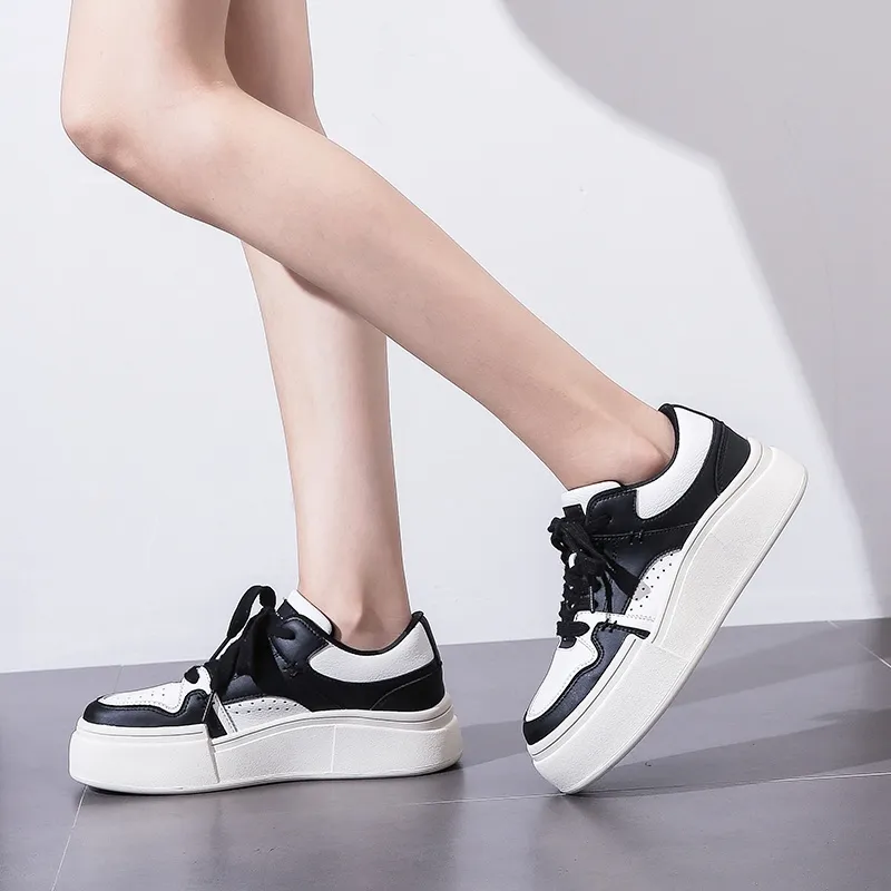DAPHNE Low Top Skateboard Shoes Women's Black-1