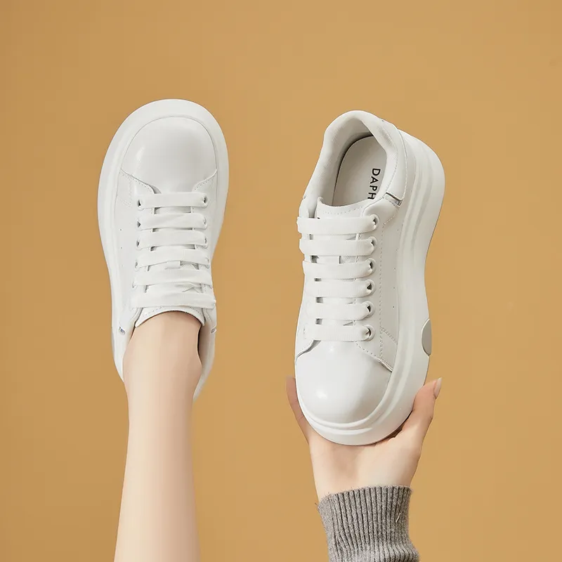 DAPHNE Low Top Skateboard Shoes Women's-9