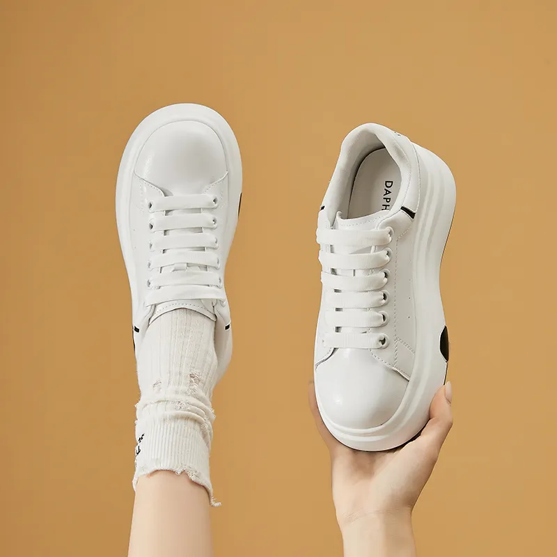 DAPHNE Low Top Skateboard Shoes Women's-4