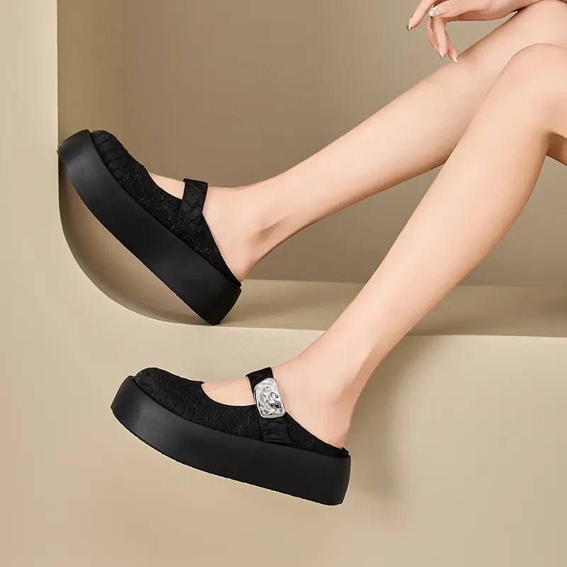 DAPHNE Closed Toe Slippers Women's-8