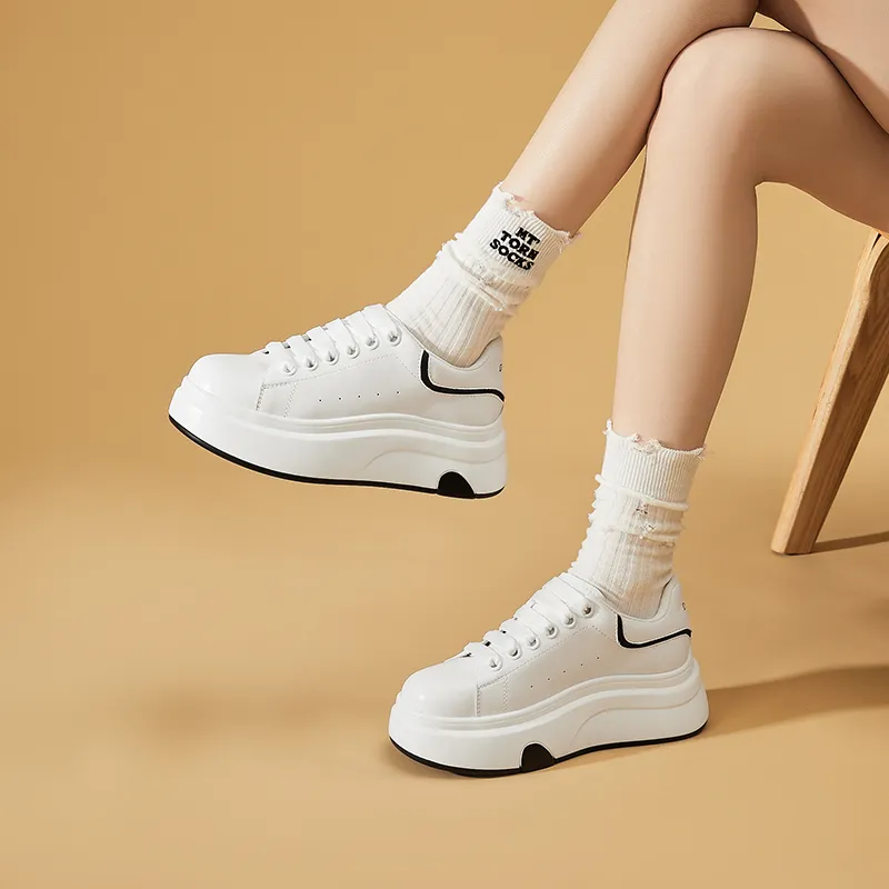 DAPHNE Low Top Skateboard Shoes Women's-1