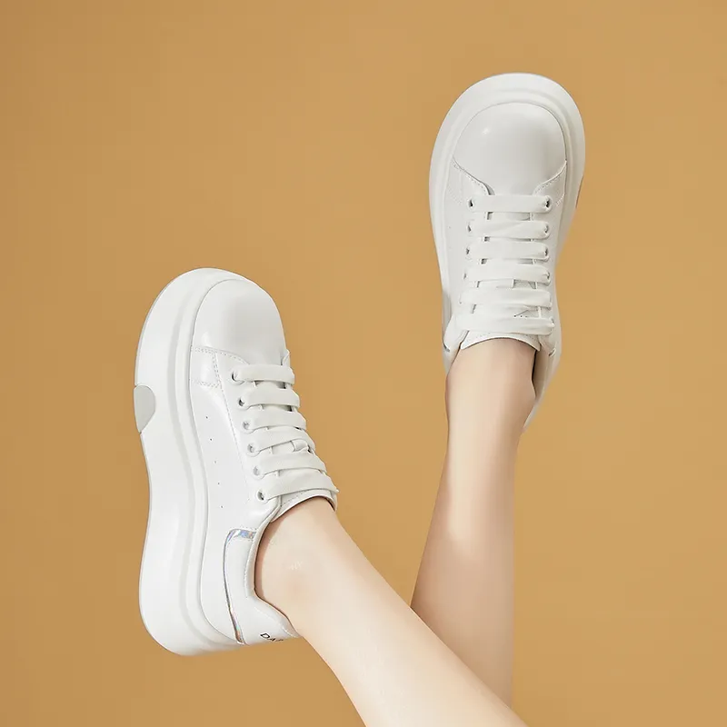 DAPHNE Low Top Skateboard Shoes Women's-8