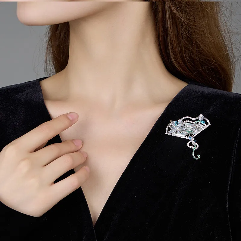 VIOLET Copper Alloy Brooches Women's-1