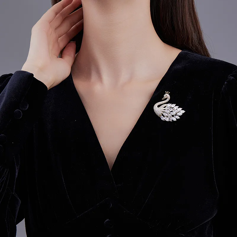VIOLET Synthetic Cubic Zirconia Brooches Unisex-1