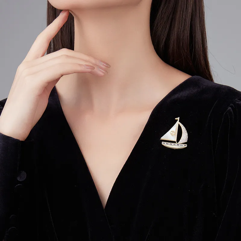 VIOLET Brooches Unisex-1