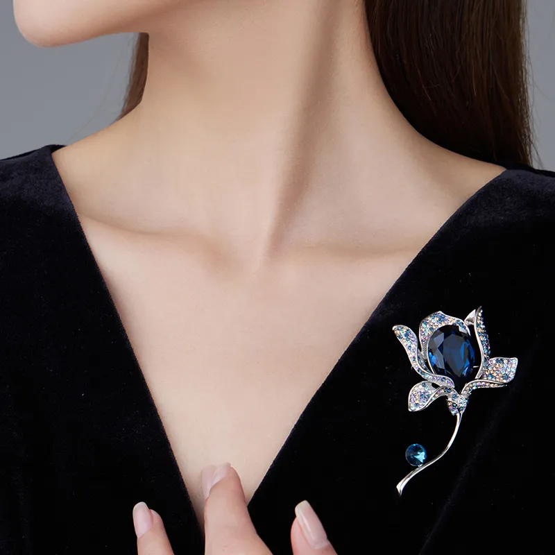 VIOLET Copper Alloy Brooches Unisex-1