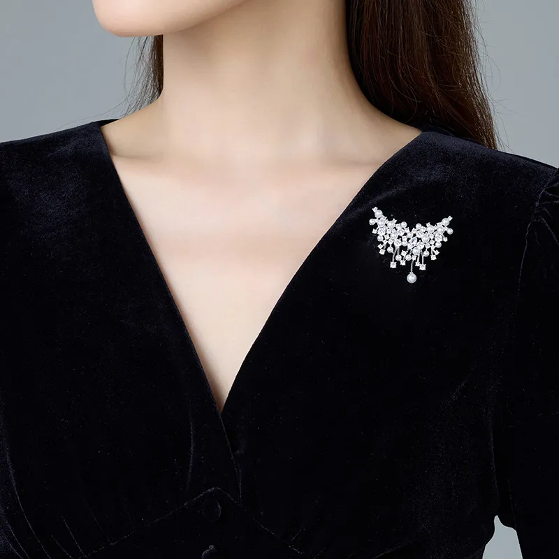 VIOLET Copper Alloy Brooches Women's-1