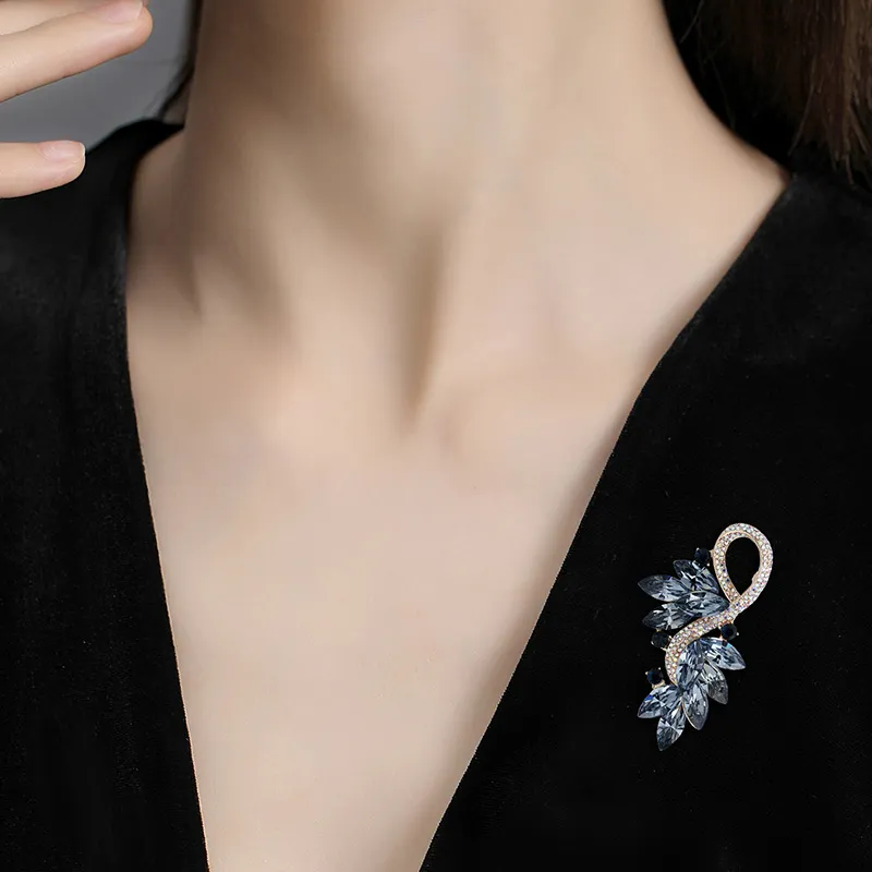 VIOLET Brooches Women's-1