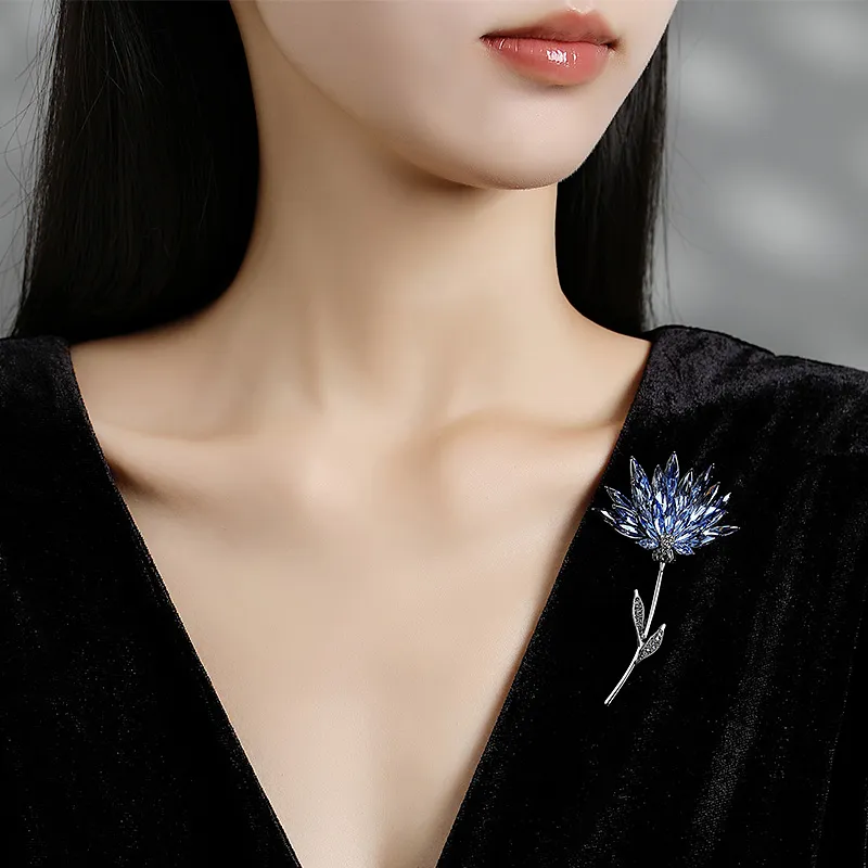 VIOLET Brooches Women's-1