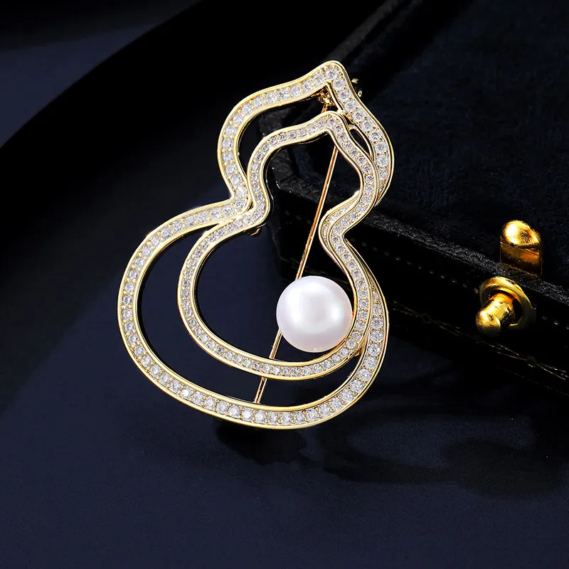 VIOLET Copper Alloy, Freshwater Pearl Brooches Unisex-2