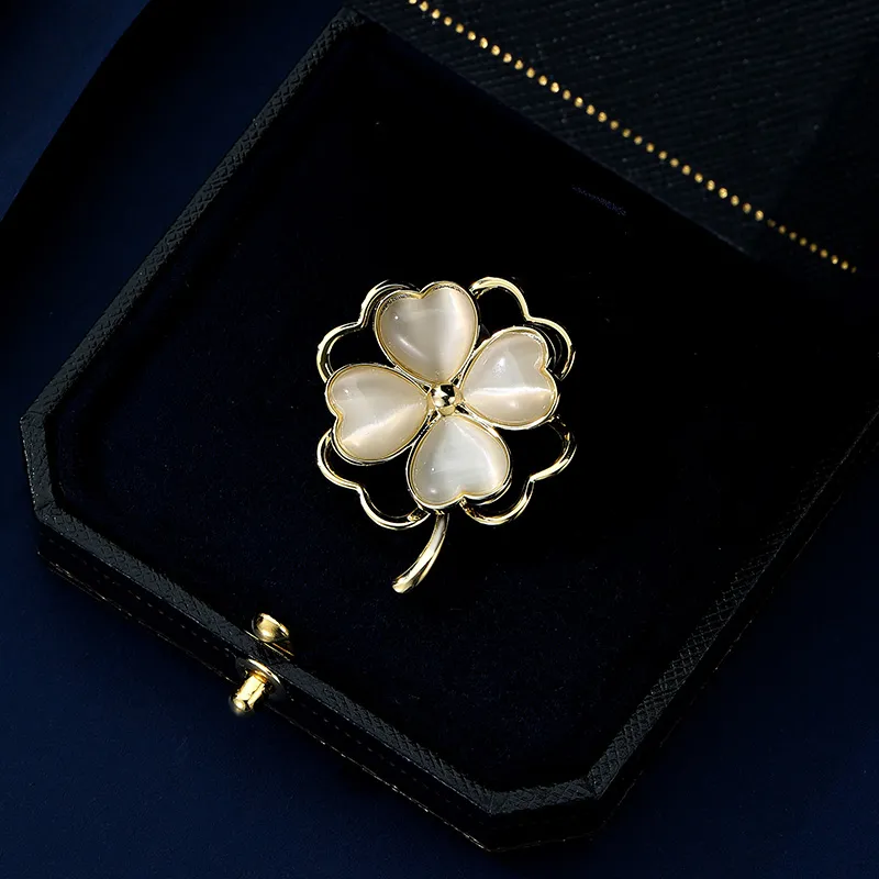 VIOLET Brooches Women's-3