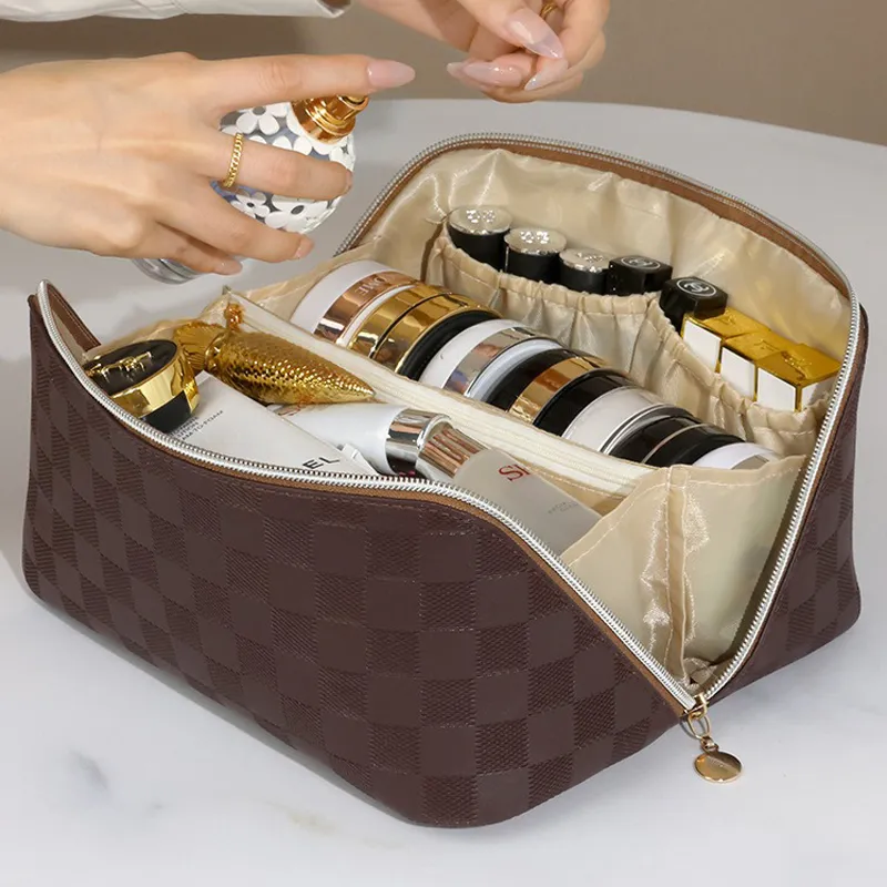ZHIYIN Brown Portable Plaid Storage Bag Large Capacity Travel Portable Skincare Storage Bag Make up Tools-2