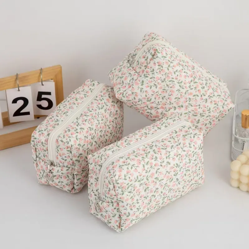 ZHIYIN Pink Floral Lipstick Storage Bag, Skincare Product Storage Bag, Large Capacity Toiletry Bag Make up Tools-2