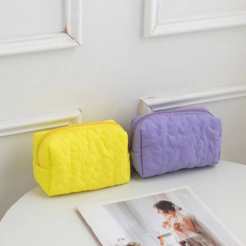 ZHIYIN Large Capacity Candy Quilting Floral Skincare Storage Bag Portable Toiletry Bag Make up Tools-1